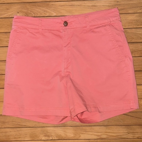 GAP Pants - Woman’s Gap chino shorts. Size 14